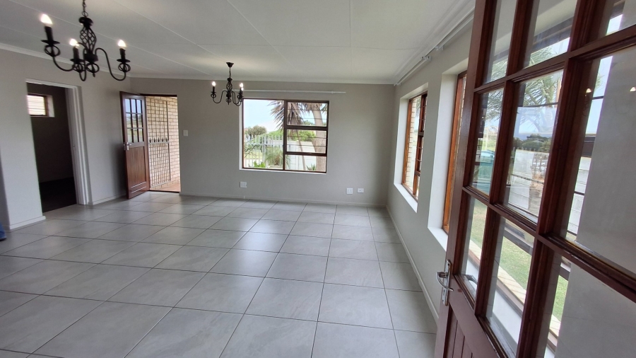 2 Bedroom Property for Sale in Wavecrest Eastern Cape